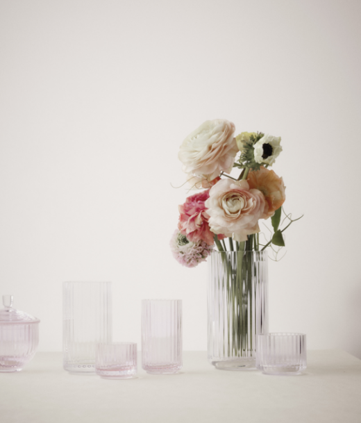 Glass_vases_with_flowers_soft_pink_from_snipping_tool_580x@2x.png